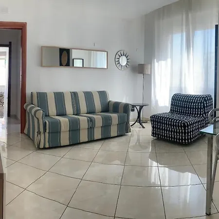 Tuanis Naples