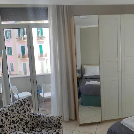 Tuanis 2* Naples